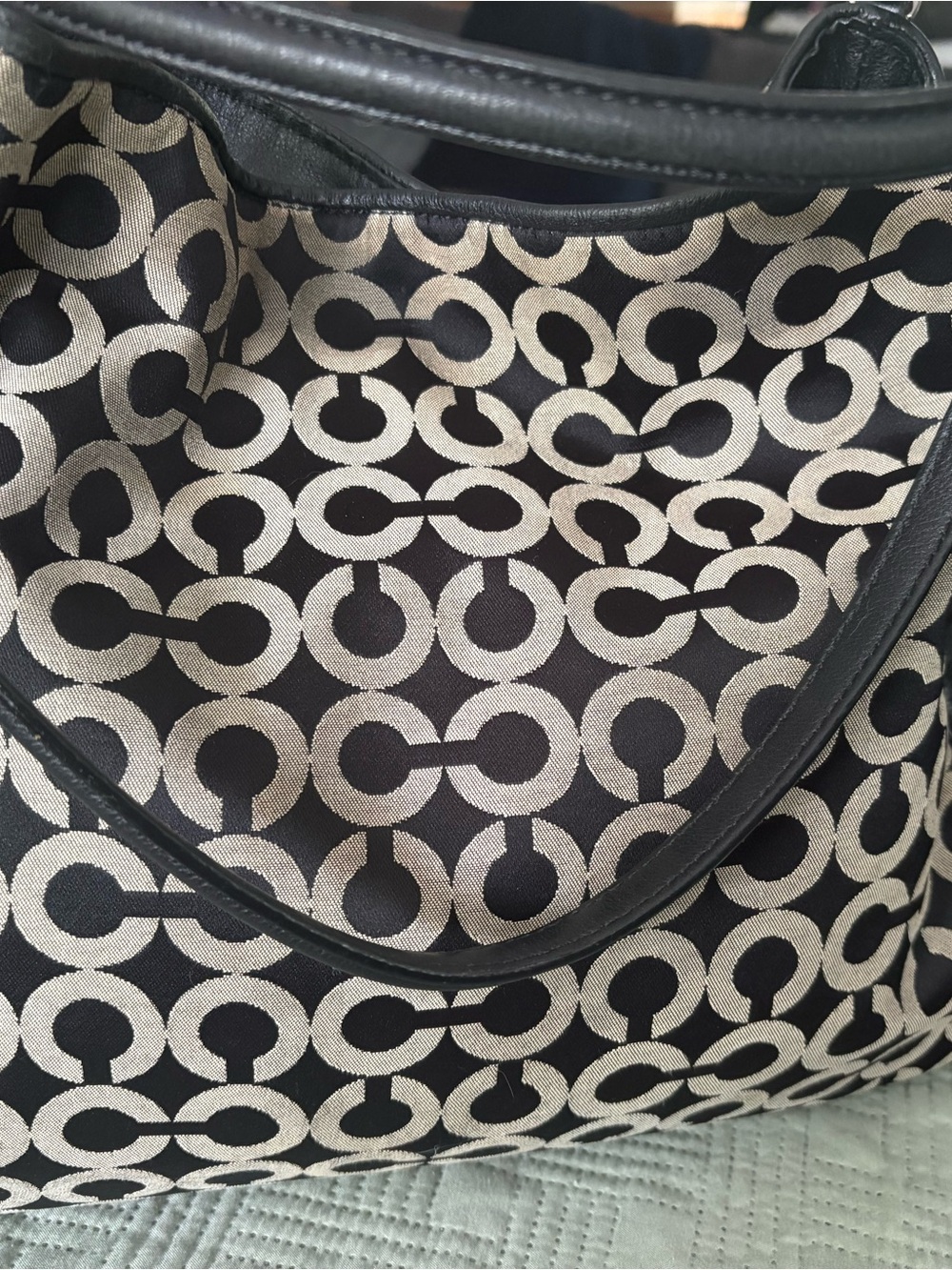 Coach Black and Cream Signature Shoulder Bag - Picture 3 of 8